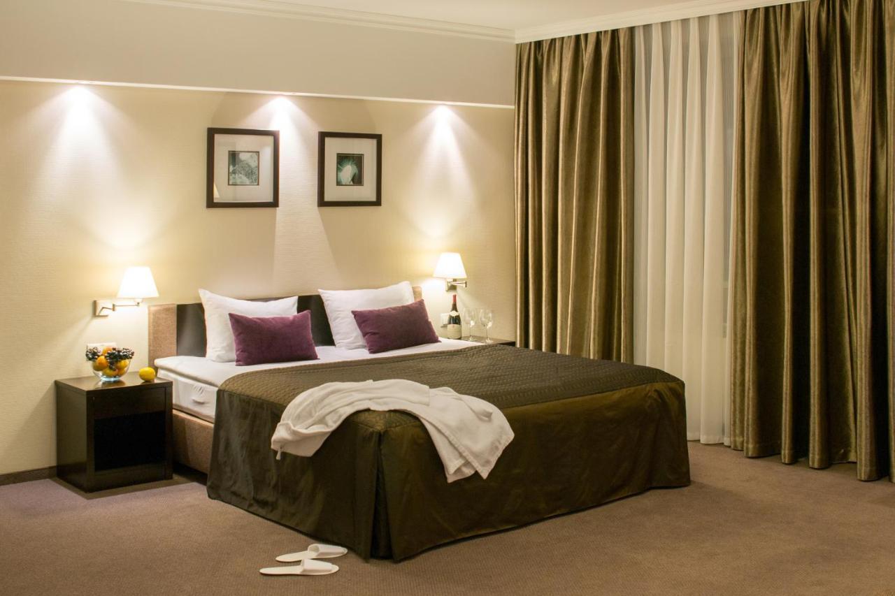 Riverside- Hotel And Mice تشيرنيهيفسكا المظهر الخارجي الصورة