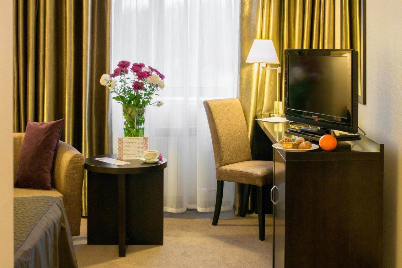 Riverside- Hotel And Mice تشيرنيهيفسكا المظهر الخارجي الصورة