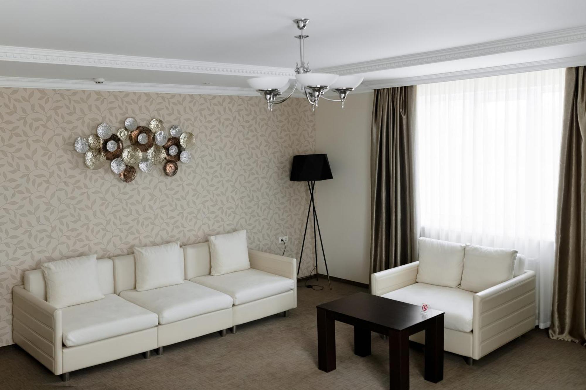 Riverside- Hotel And Mice تشيرنيهيفسكا المظهر الخارجي الصورة