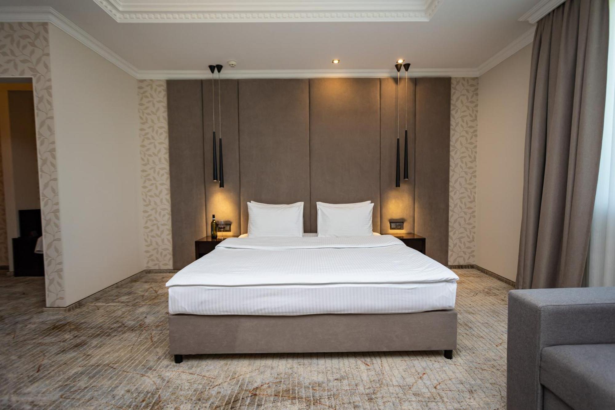 Riverside- Hotel And Mice تشيرنيهيفسكا المظهر الخارجي الصورة