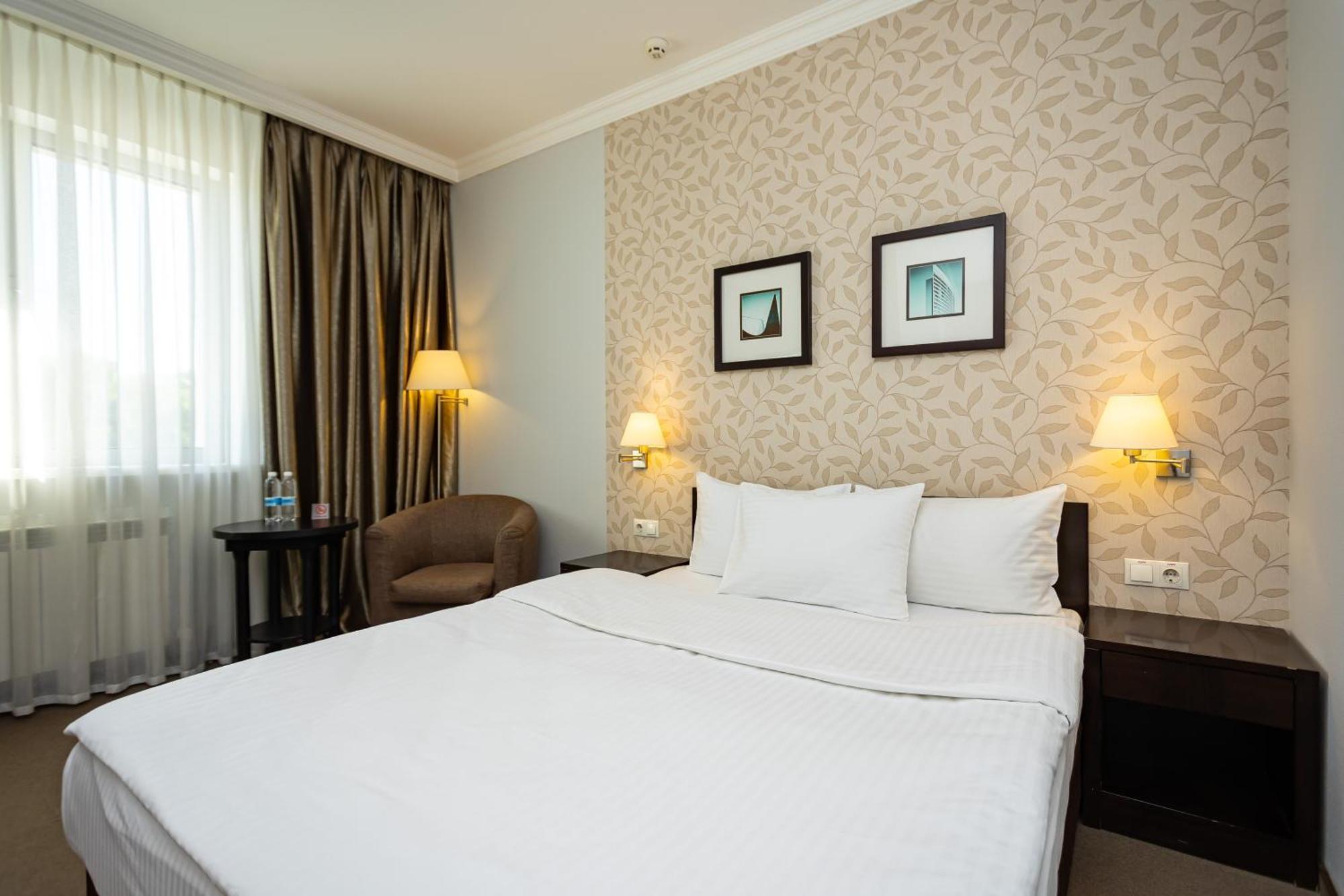 Riverside- Hotel And Mice تشيرنيهيفسكا المظهر الخارجي الصورة