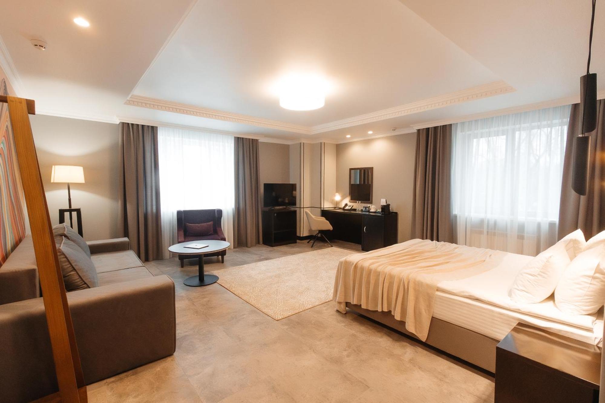 Riverside- Hotel And Mice تشيرنيهيفسكا المظهر الخارجي الصورة