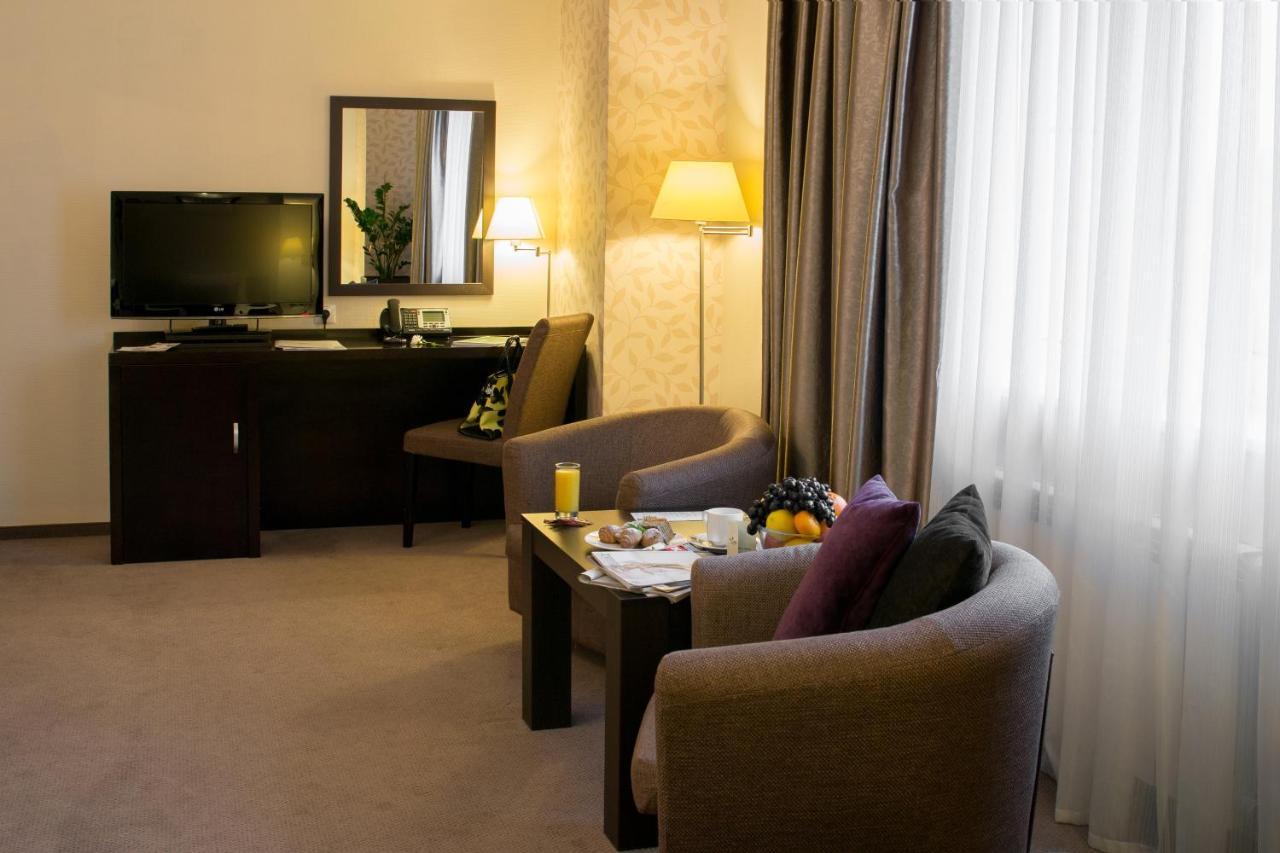 Riverside- Hotel And Mice تشيرنيهيفسكا الغرفة الصورة