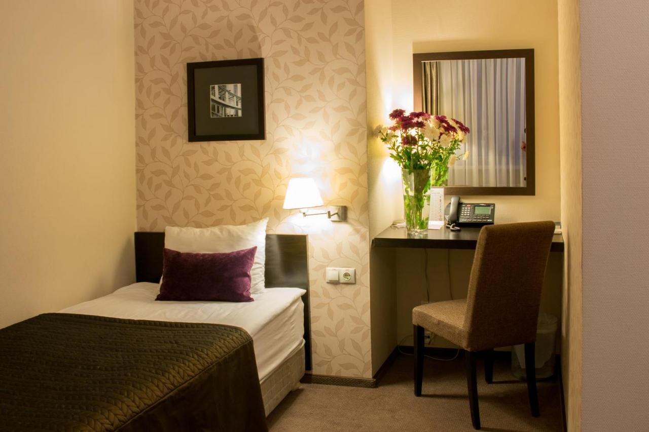 Riverside- Hotel And Mice تشيرنيهيفسكا الغرفة الصورة