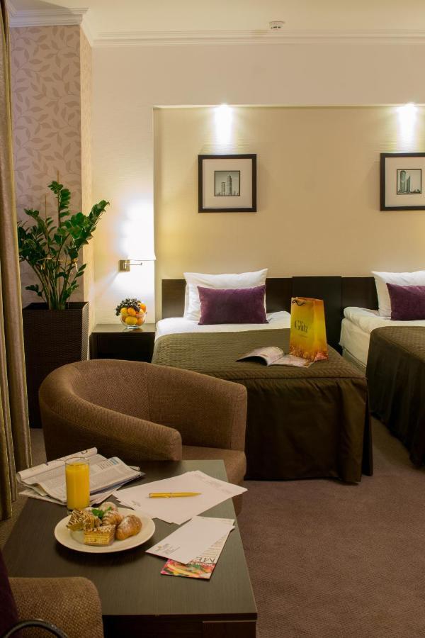 Riverside- Hotel And Mice تشيرنيهيفسكا الغرفة الصورة