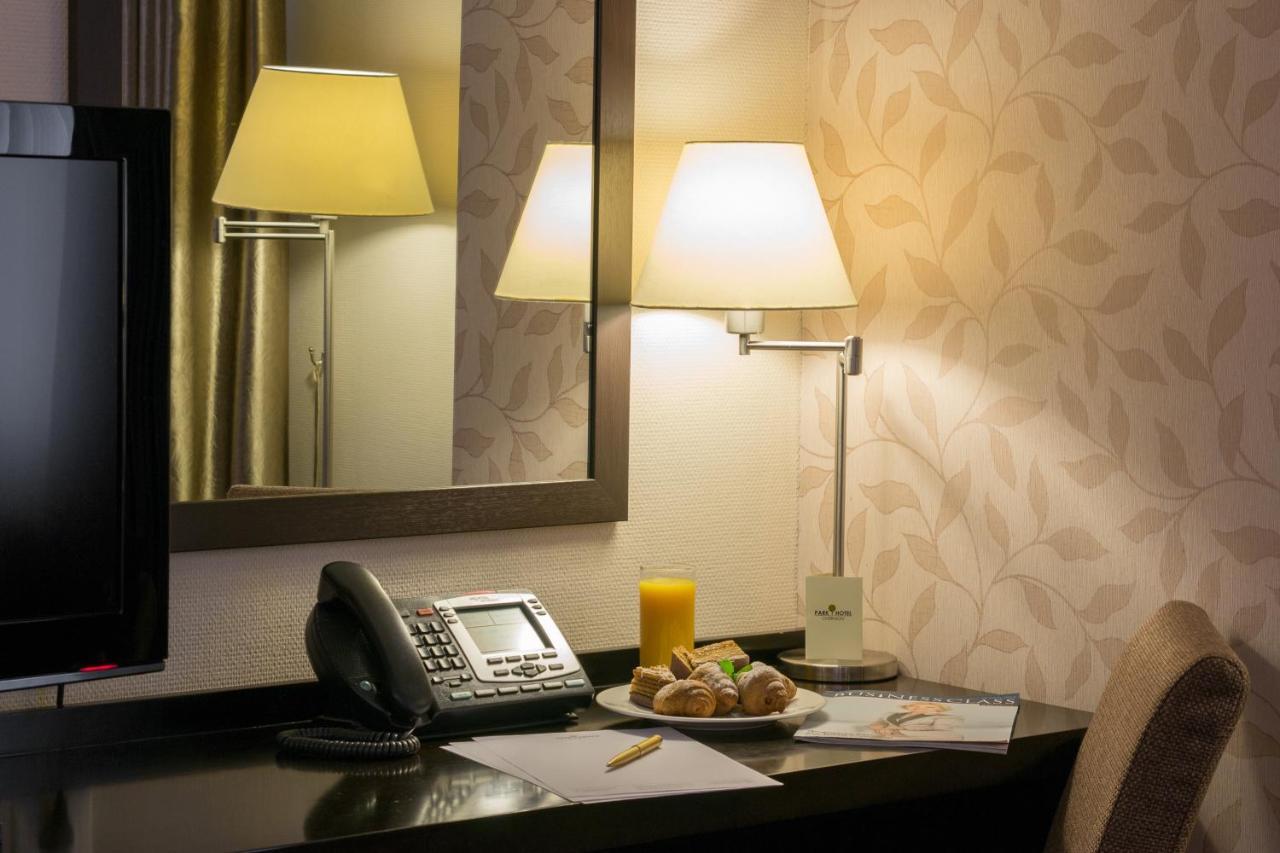 Riverside- Hotel And Mice تشيرنيهيفسكا الغرفة الصورة